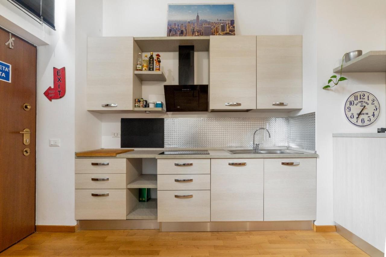 Dergano & Maciachini Cozy Apartment Milan Exterior photo